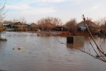 Жители нескольких районов области готовятся спасаться от затопления