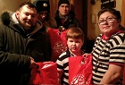 Активисты ЛКСМ РФ вручили продуктовые наборы нуждающимся семьям