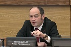 Антон Тыртышный принял участие обсуждении вопроса нехватки мест в школах