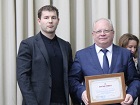 Сергей Кальченко наградил главу администрации Центрального округа Почетной грамотой Законодательного собрания