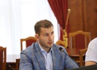 Депутат Сергей Кальченко помог ликвидировать незаконную линию электропередач у детской площадки